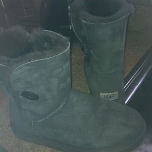 Uggs woman boots ( reduced)