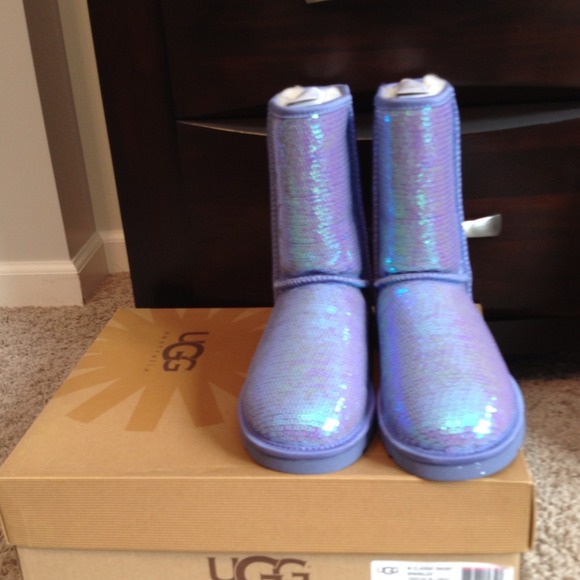 UGG Boots - Uggs short classic sparkle boots size 8