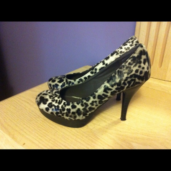 Kenneth Cole shoes