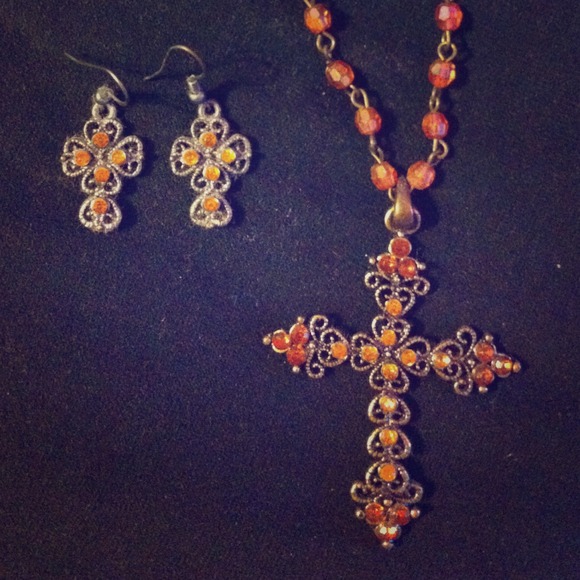 Earrings/Necklace Set