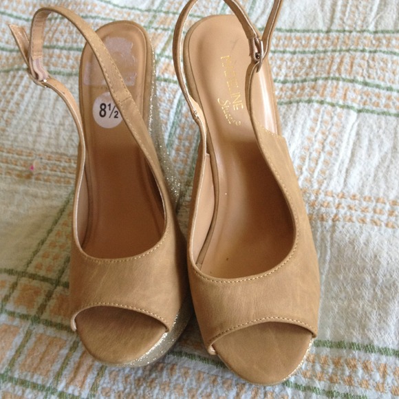 New , never wear - Picture 2 of 3