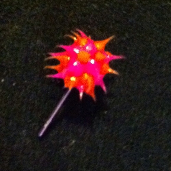 Stud Earring - Picture 2 of 2
