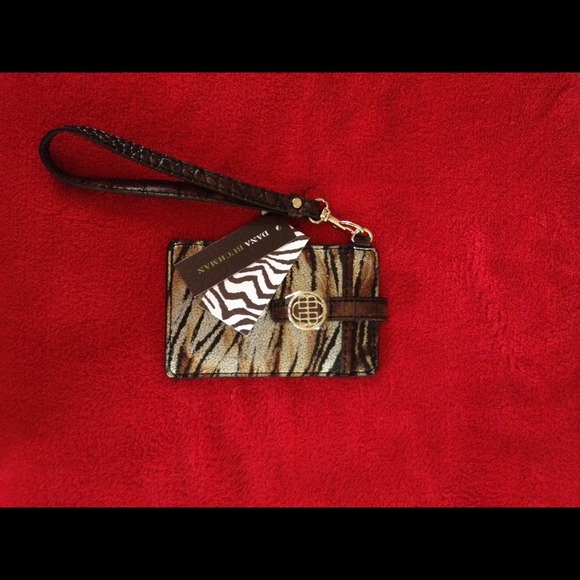 Snap phone case. NWT