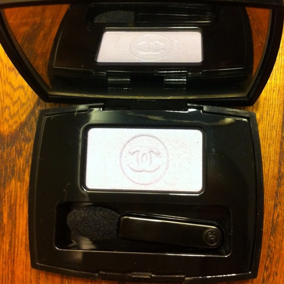 CHANEL lavender eyeshadow - Discontinued