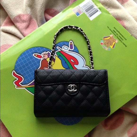 Chanel iphone 4case.
