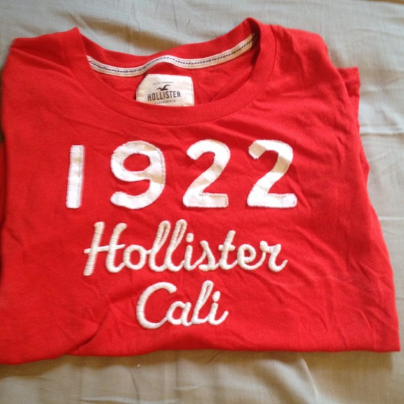Hollister top