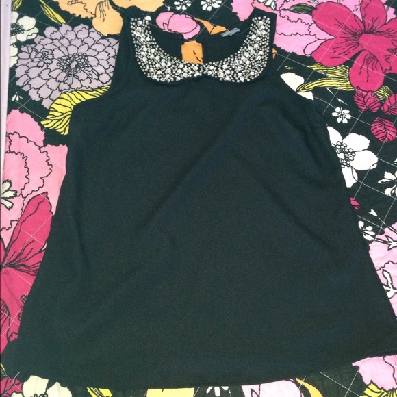 🎉SOLD🎉Peter Pan collared top !!