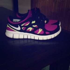 Nike free run purple and like green