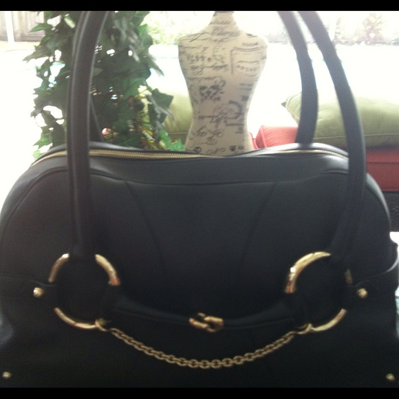 No Longer Availavle:  GUCCI SHOULDER BAG Like New - Picture 2 of 4