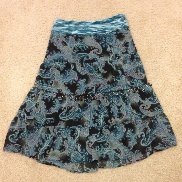 starcity Dresses & Skirts - Blue skirt below knee 👍