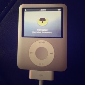 Silver iPod nano 4g w/music! Excellent condition!