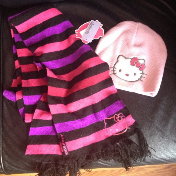 Hello Kitty scarf and beanie bundle