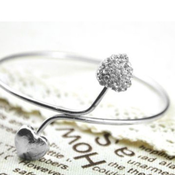 Elegant Twisted Rhinestone Heart Bracelet