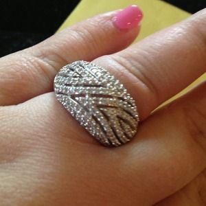 Beautiful sterling silver ring with CZ diamonds