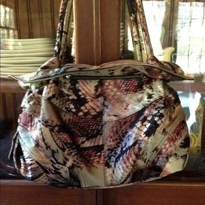 Junior Drake, amazing handbag, hold!!