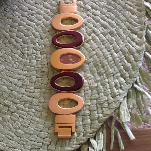 Hold. Vintage 60's mod metal watch