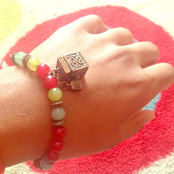 Pendant Bead Bracelet
