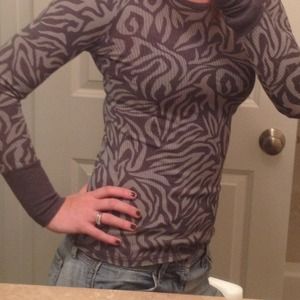 Gray ribbed long sleeve top