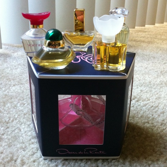 🎈SALE🎈❤New❤Oscar de la renta perfumes ..