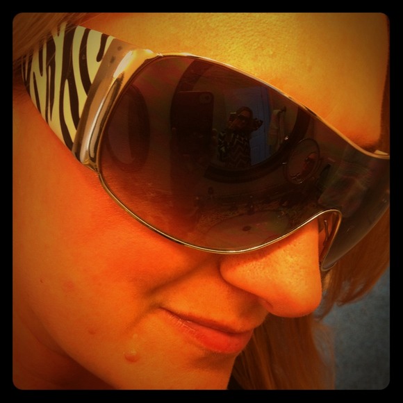 Zebra strip black sunglasses