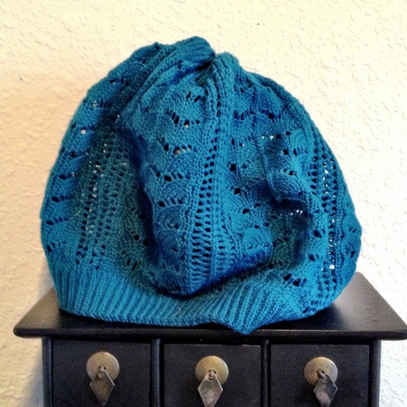 Blue knit baggy beanie