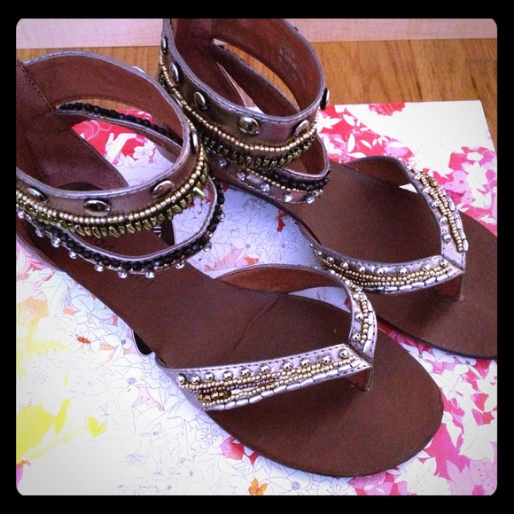 ⚡PRICE CUT⚡Madden girl sandals