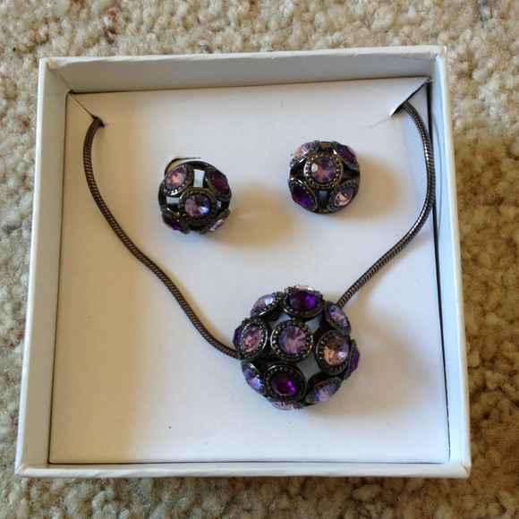Bedazzled Purple jewelry set