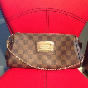 💜Not for sale💚Authentic Louis Vuitton Eva Clutch