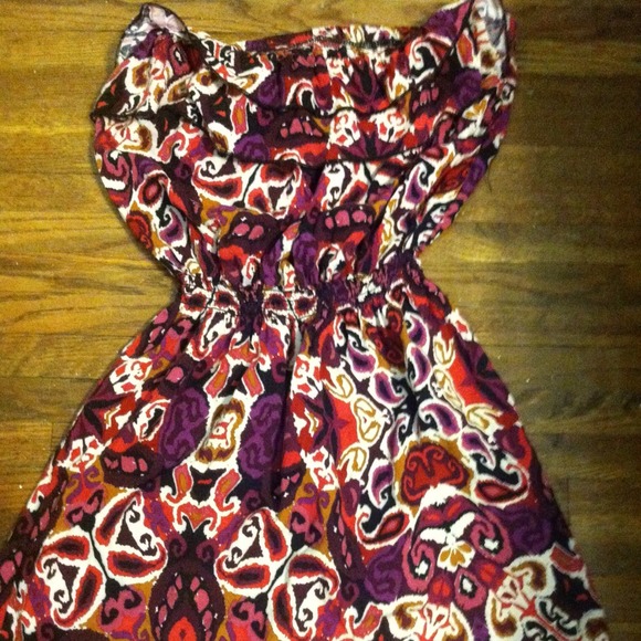 Cute strapless dress!!