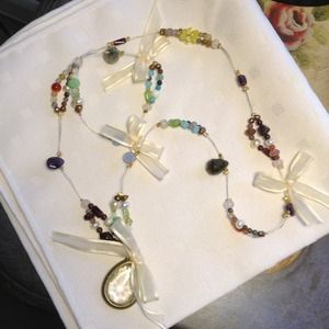 Multi stone bow necklace