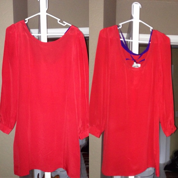 *Hot Item* Long Sleeve Silk Spring Dress 🔥🔥🔥🔥 - Picture 2 of 4