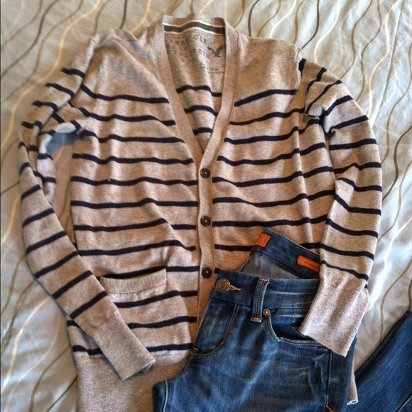 Sold in bundle - AE Cardigan