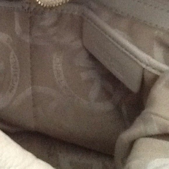 Michael Kors Tote Additional Pics of interior