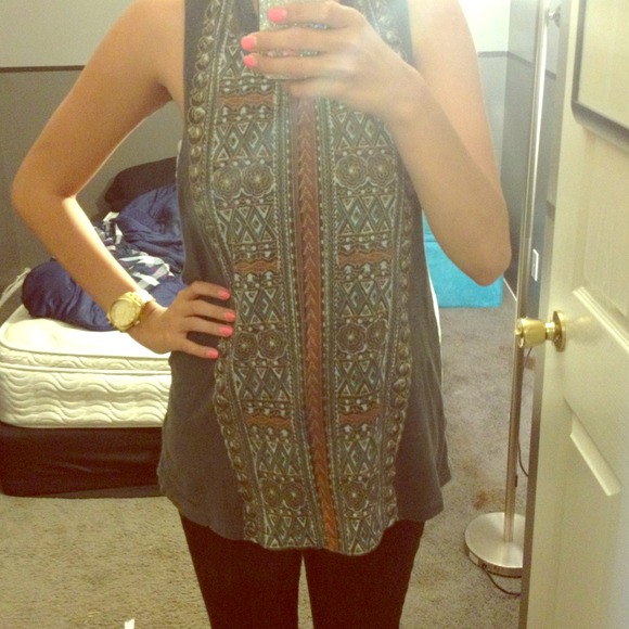 Tribal print sleeveless shirt