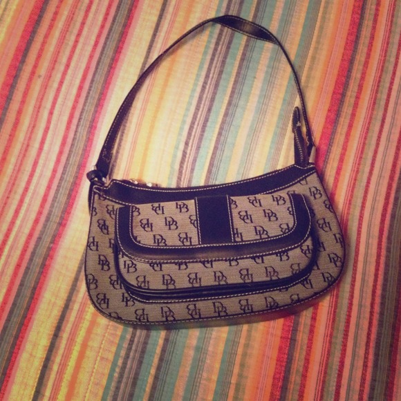 Authentic Dooney&Bourke Bag 👜