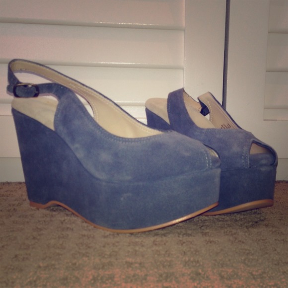 NWOB Natural Comfort Slate Gray Wedges size 7.5