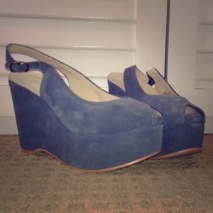 NWOB Natural Comfort Slate Gray Wedges size 7.5