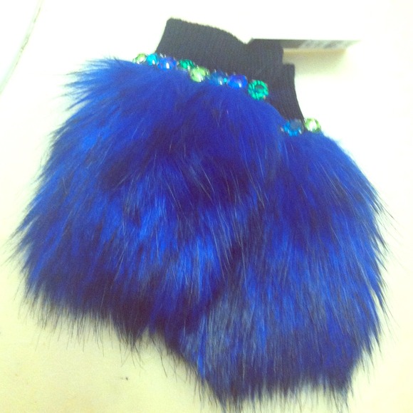 NWT! Juicy fingerless gloves.