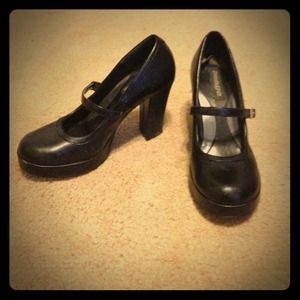 Cute Mary Jane pumps by Bongo