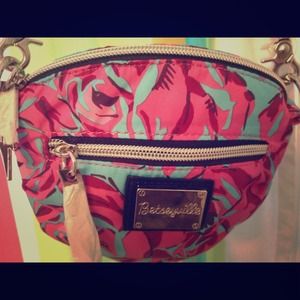 Never been used betseyville cross body purse