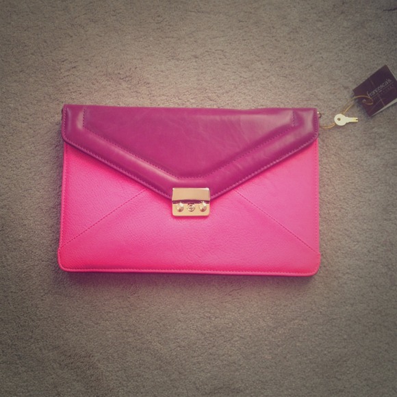 ⭐Reduced⭐NWT Gorgeous Tricolor Clutch Crossbody