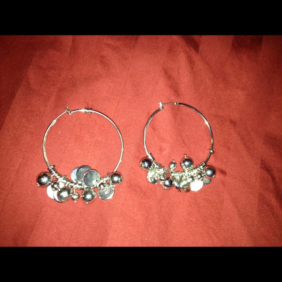 Silver hoops with beads - Picture 1 of 1