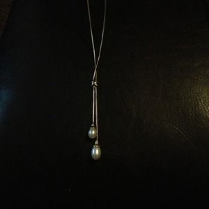 Pearl drop necklace