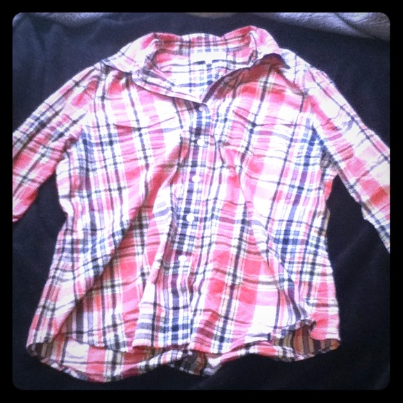 Colorful plaid button down. Very summery!