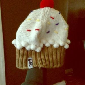 ⛔ ON HOLD ⛔Neff Cupcake hat