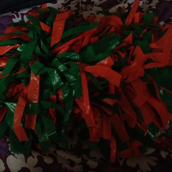 Cheer Pom poms