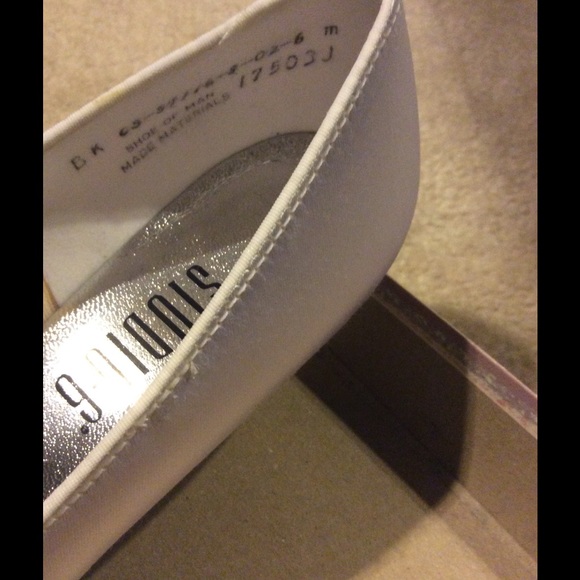 Shoes - Picture 3 of 4