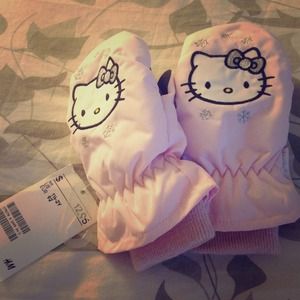 Hello kitty gloves toddler girl size 1 1/2-2 year