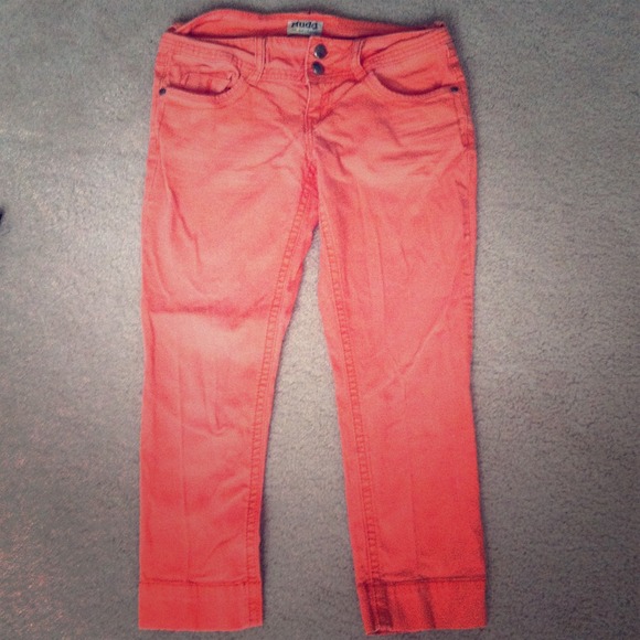 Bright coral capris Mudd size 5