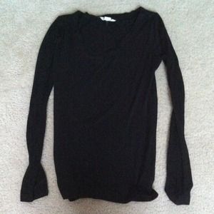 Long sleeve black v neck shirt M